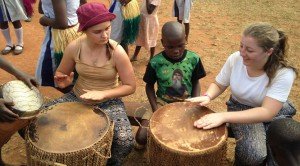 volunteer in Uganda learn how to play african drums