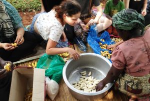 Volunteer in Uganda and work with women